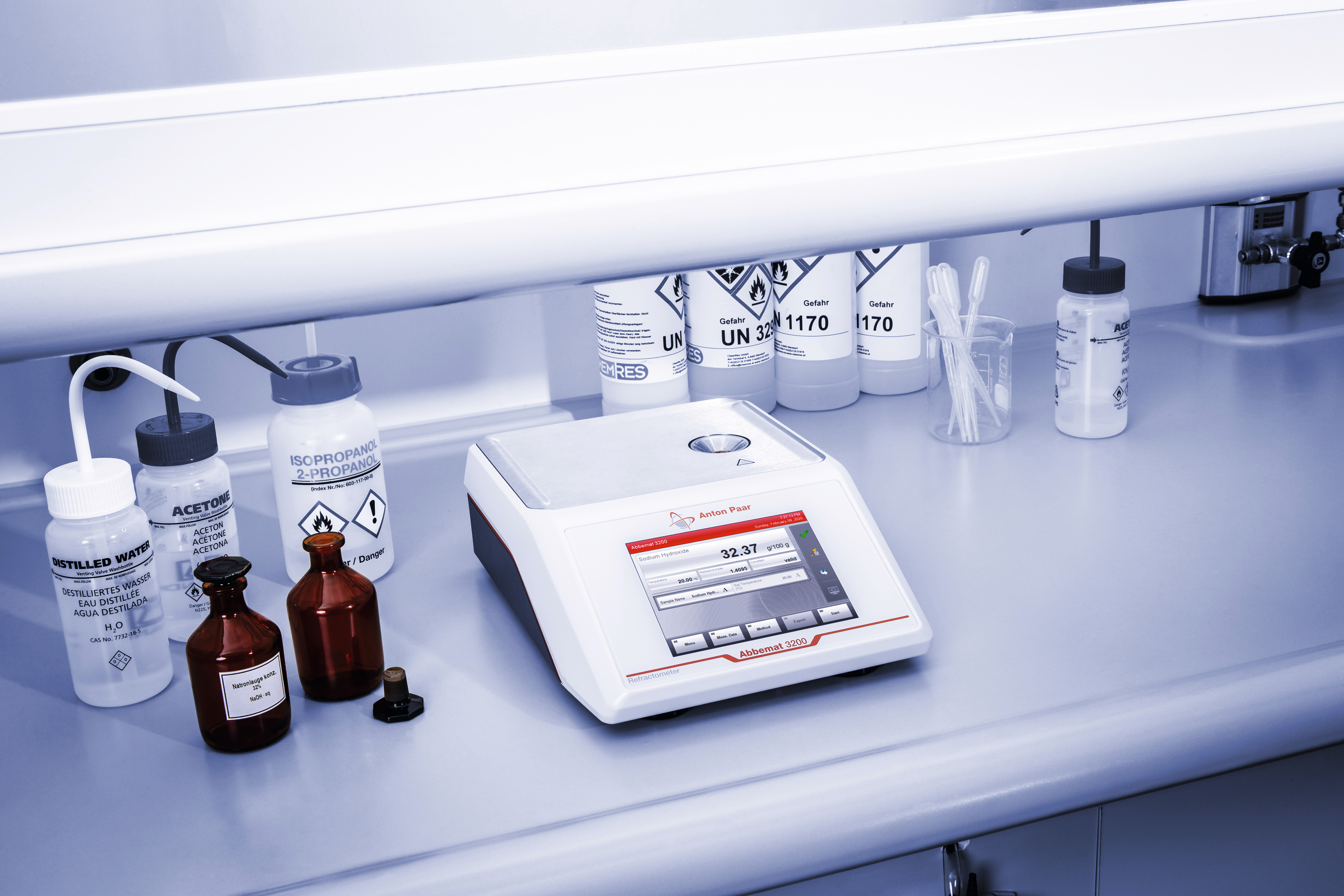 Discover Quality Control with a Refractometer in the Chemical Industry